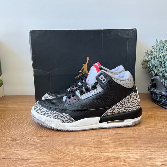 NIKE AIR JORDAN III 3 RETRO OG BG BLACK FIRE RED CEMENT GREY Size 6Y \'854261-001 main image 6